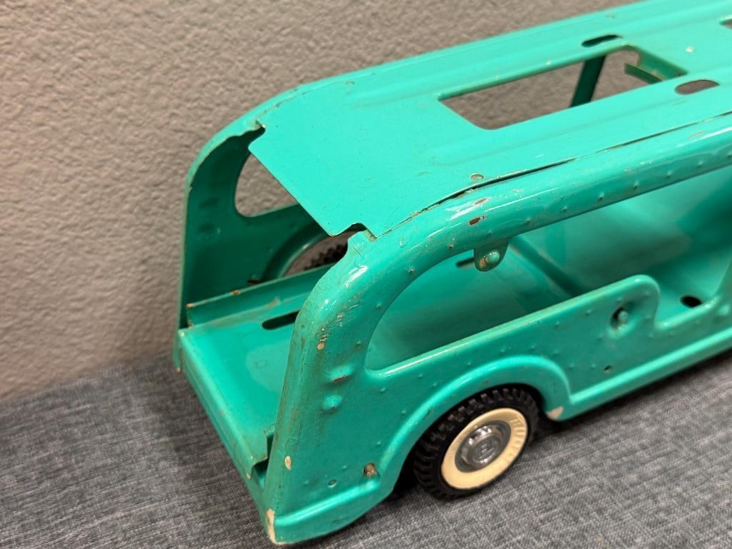 VINTAGE 1960'S BUDDY ; PRESSED STEEL AUTO TRANSPORTER CAR CARRIER WITH FRONT SPRING SUSPENSION - 12