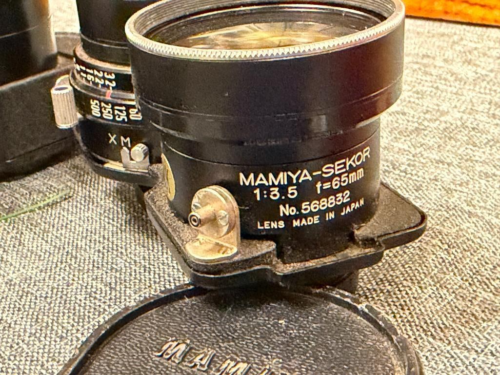 VINTAGE MAMIYA C33 TWIN LENS TLR MEDIUM FORMAT CAMERA 6X6 WITH EXTRA LENSES CIRCA 1960'S - 11