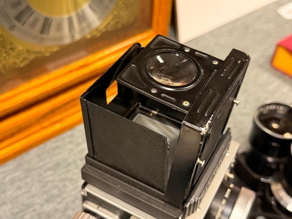 VINTAGE MAMIYA C33 TWIN LENS TLR MEDIUM FORMAT CAMERA 6X6 WITH EXTRA LENSES CIRCA 1960'S - 17
