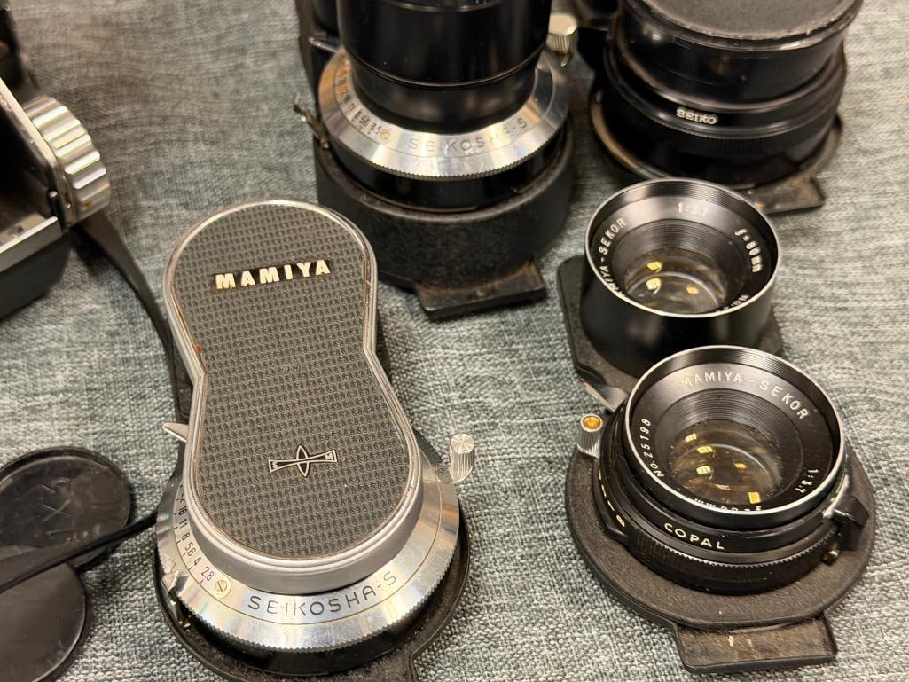 VINTAGE MAMIYA C33 TWIN LENS TLR MEDIUM FORMAT CAMERA 6X6 WITH EXTRA LENSES CIRCA 1960'S - 5