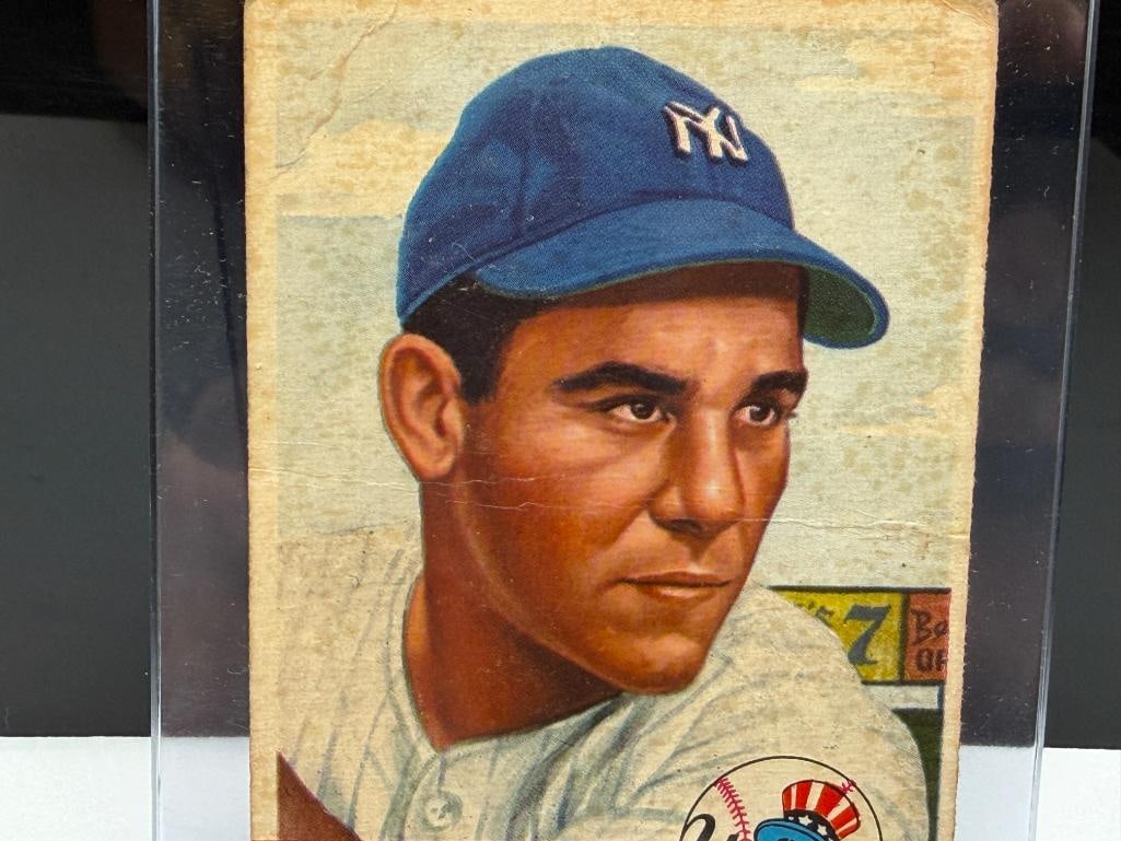 1953 TOPPS #104 YOGI BERRA BASEBALL CARD - 2