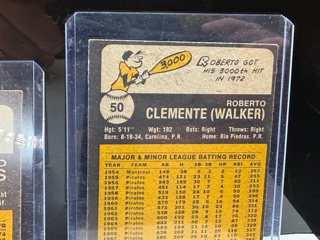 THREE 1973 TOPPS BASEBALL CARDS INCLUDING ROBERTO CLEMENTE, WILLIE MAYS, AND HANK AARON - 18