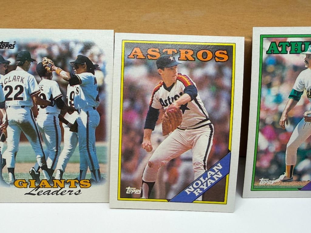 1988 TOPPS BASEBALL CARD COMPLETE SET FEATURING NOLAN RYAN, TOM GLAVINE MARK MCGWIRE, AND MORE - 2