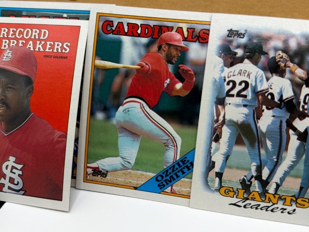 1988 TOPPS BASEBALL CARD COMPLETE SET FEATURING NOLAN RYAN, TOM GLAVINE MARK MCGWIRE, AND MORE - 8