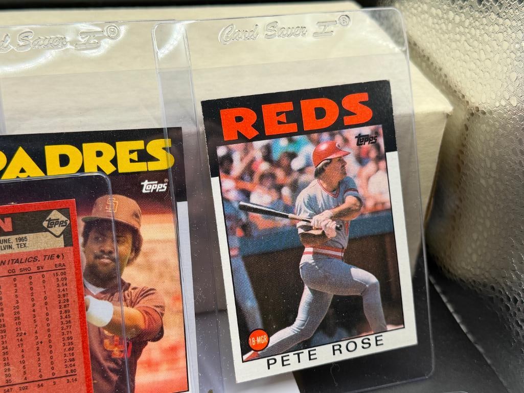 1986 TOPPS BASEBALL CARD SET FEATURING NOLAN RYAN, PETE ROSE, TONY GWYNN, AND MORE - 12