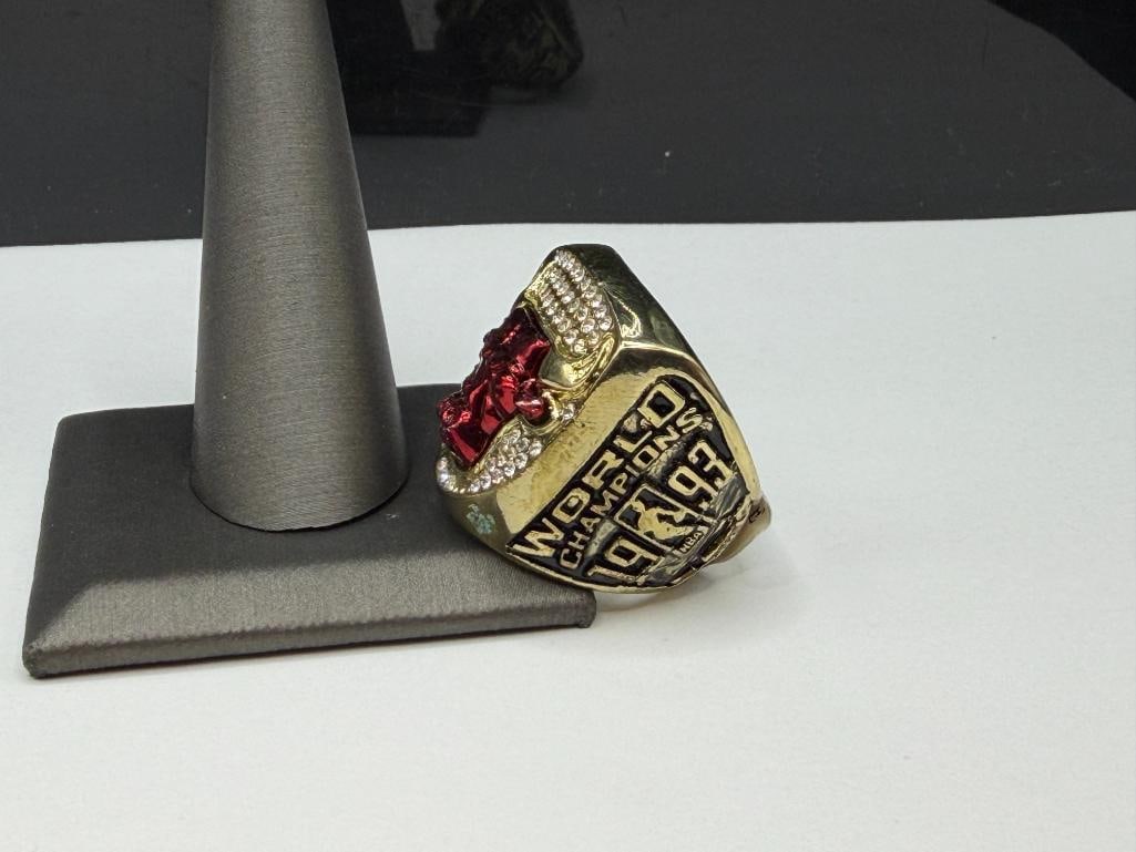 1993 CHICAGO BULLS MICHAEL JORDAN NBA CHAMPIONSHIP REPLICA RING - 4