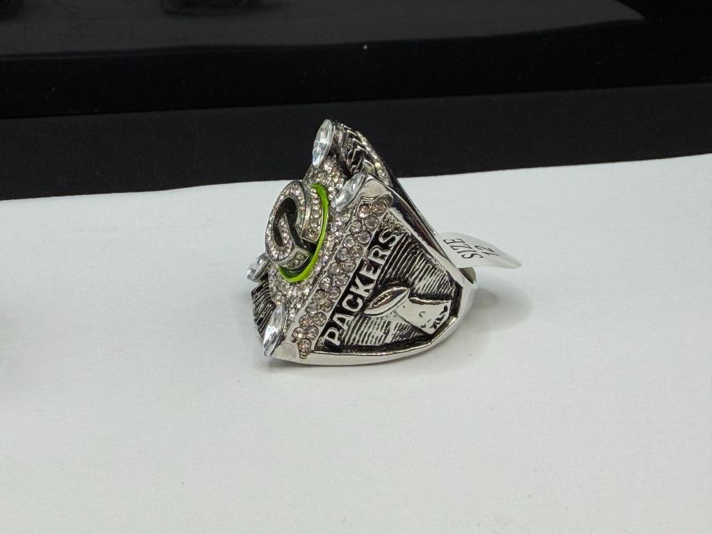 TWO GREEN BAY PACKERS NFL SUPER BOWL REPLICA RINGS INCLUDING BART STARR AND AARON RODGERS - 9