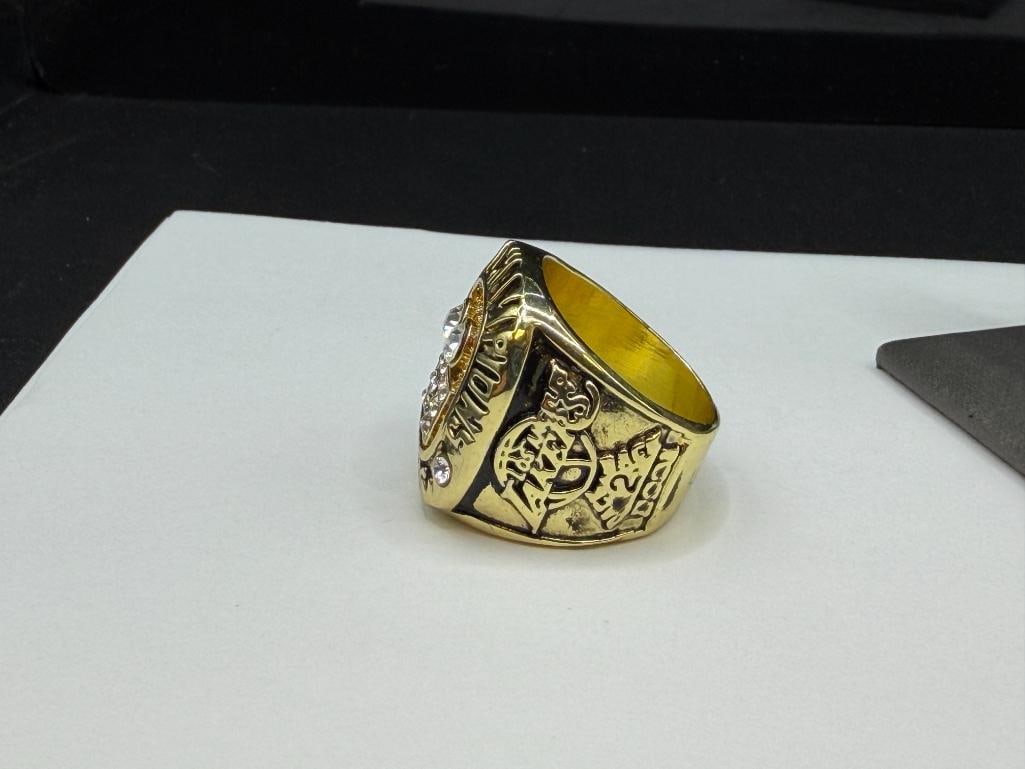 2001 LOS ANGELES LAKERS KOBE BRYANT NBA CHAMPIONSHIP REPLICA RING - 4