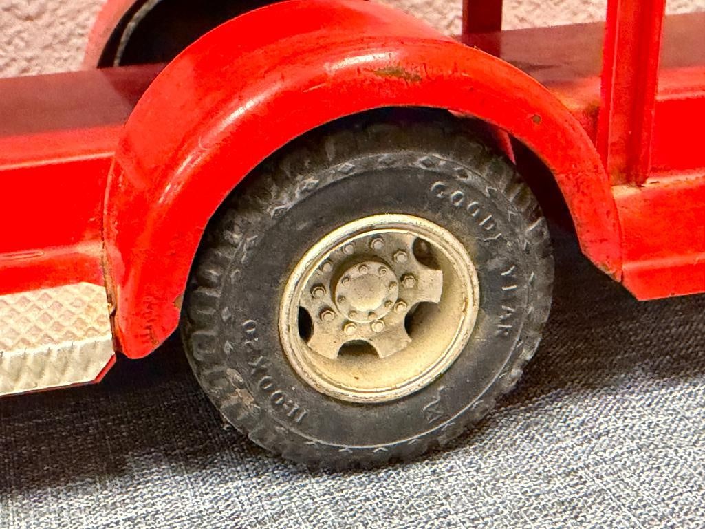 1950'S - 1960'S DOEPKE ROSSMOYNE PRESSED STEEL TOY AERIAL LADDER FIRE TRUCK - 10