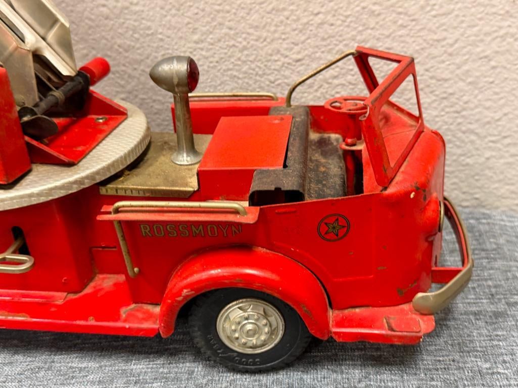 1950'S - 1960'S DOEPKE ROSSMOYNE PRESSED STEEL TOY AERIAL LADDER FIRE TRUCK - 12