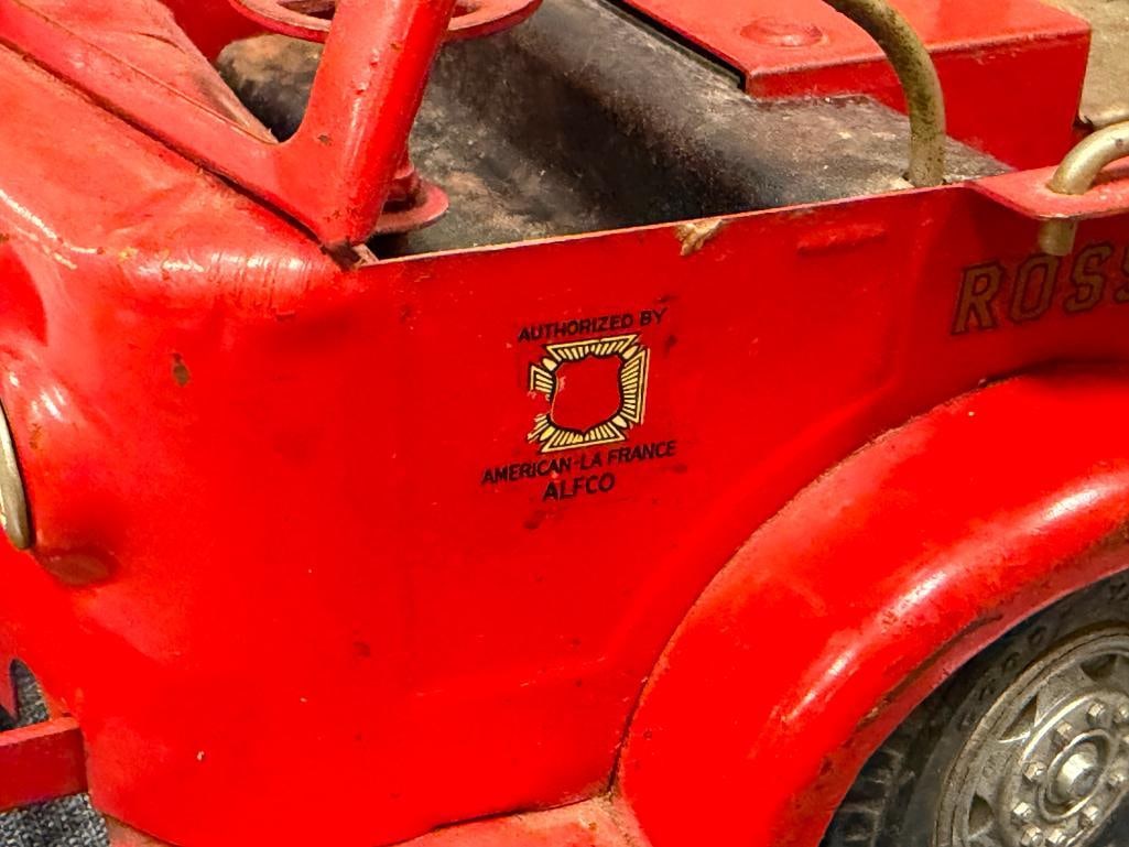 1950'S - 1960'S DOEPKE ROSSMOYNE PRESSED STEEL TOY AERIAL LADDER FIRE TRUCK - 4