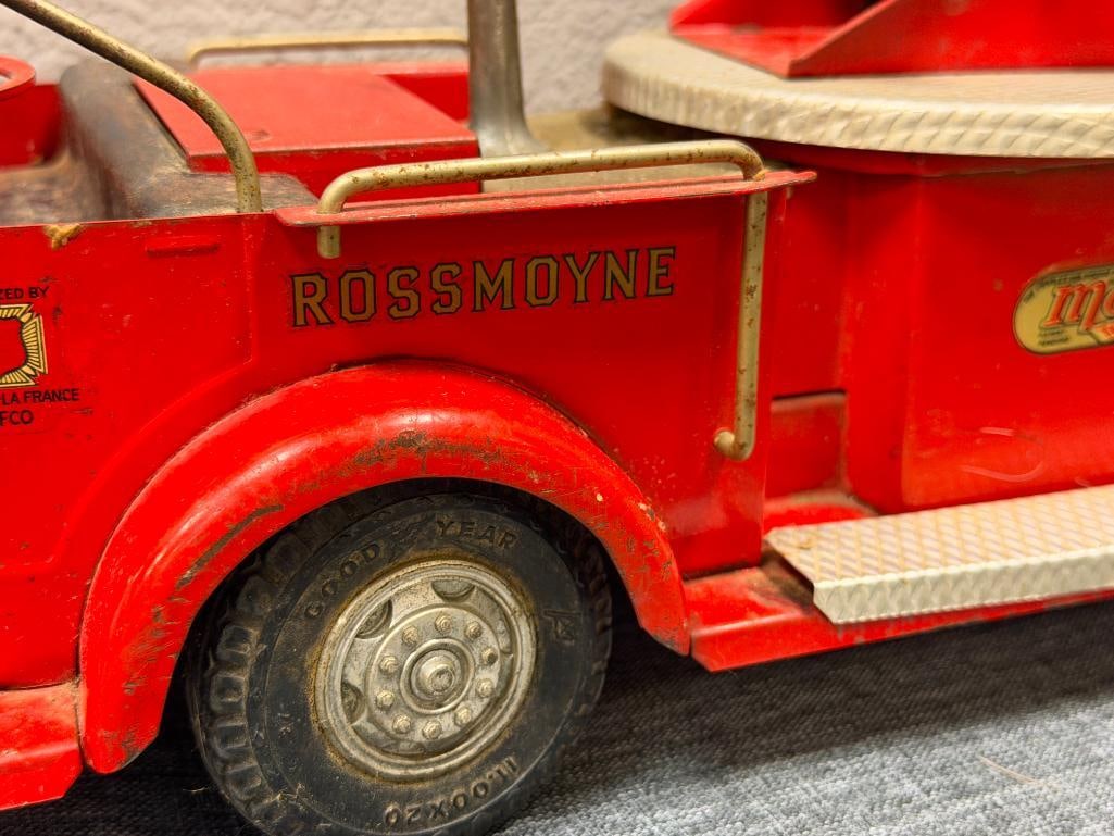 1950'S - 1960'S DOEPKE ROSSMOYNE PRESSED STEEL TOY AERIAL LADDER FIRE TRUCK - 5