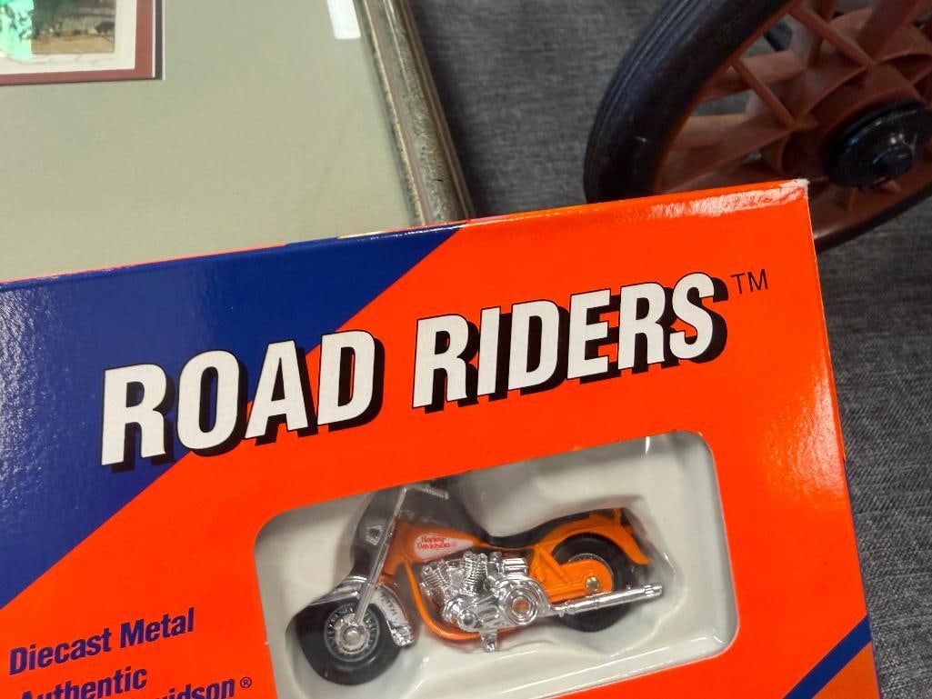 ASSORTED HARLEY-DAVIDSON THEMED DIE CAST CARS AND PLANE - 16