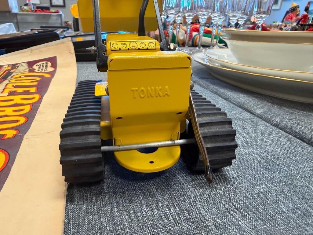 VINTAGE RESTORED TONKA FRONT LOADER PRESSED STEEL CHILD'S TOY - 5