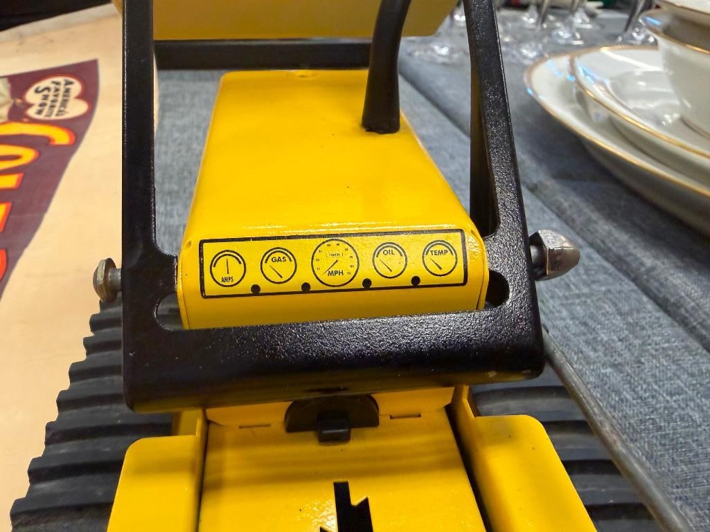VINTAGE RESTORED TONKA FRONT LOADER PRESSED STEEL CHILD'S TOY - 7
