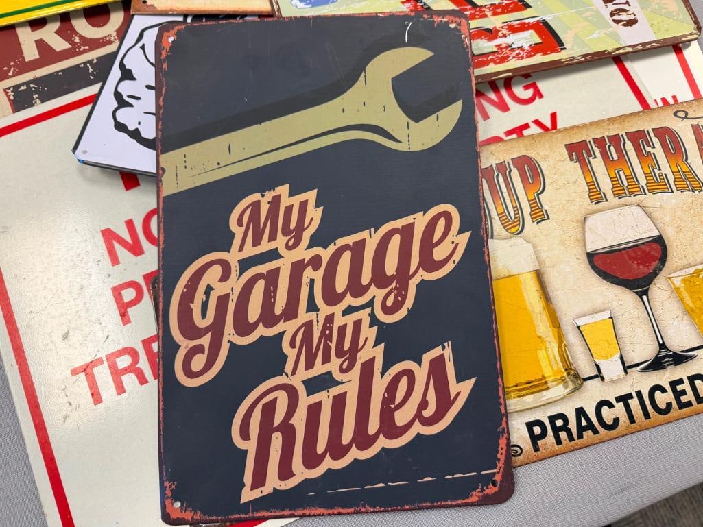 11 ASSORTED GAGAGE / MAN CAVE STYLE DECORATIVE METAL SIGNS INCLUDING JOHN DEERE, WINCHESTER, ETC. - 4