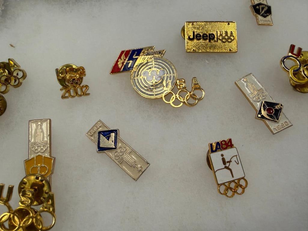 ASSORTED U.S. OLYMPIC SOUVENIR PINS AND MEDALS INCLUDING PINS DATING BACK TO 1980 - 5