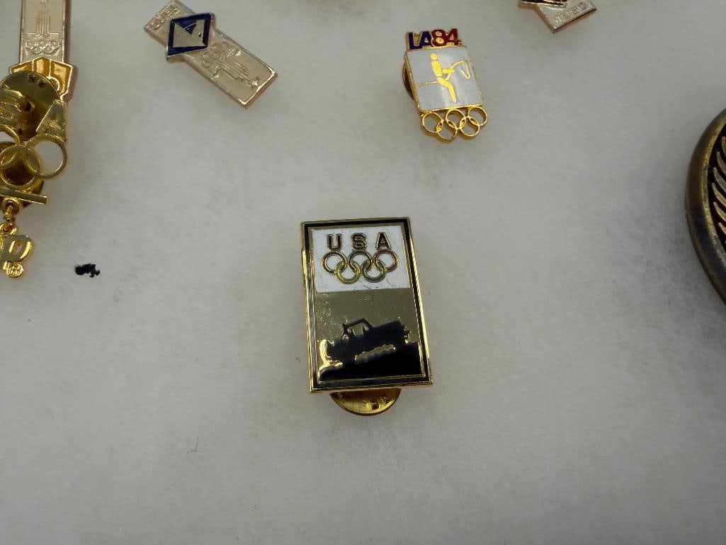 ASSORTED U.S. OLYMPIC SOUVENIR PINS AND MEDALS INCLUDING PINS DATING BACK TO 1980 - 7