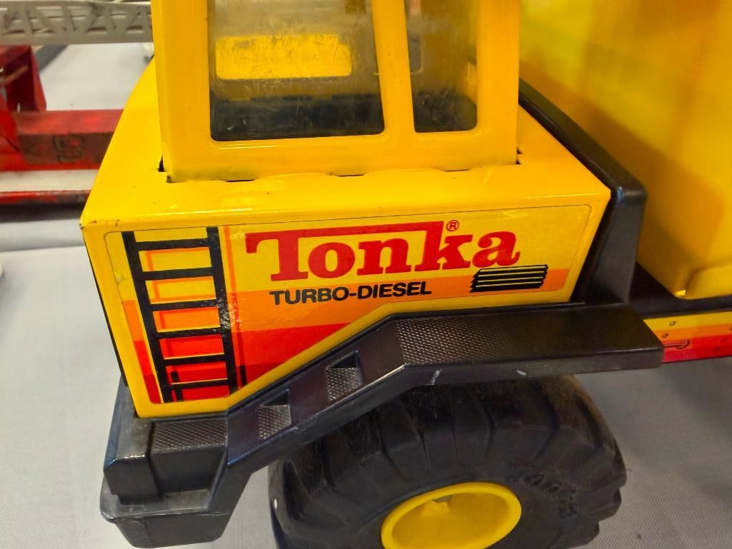 VINTAGE TONKA TURBO-DIESEL DUMP TRUCK PRESSED STEEL CHILD'S TOY - 4