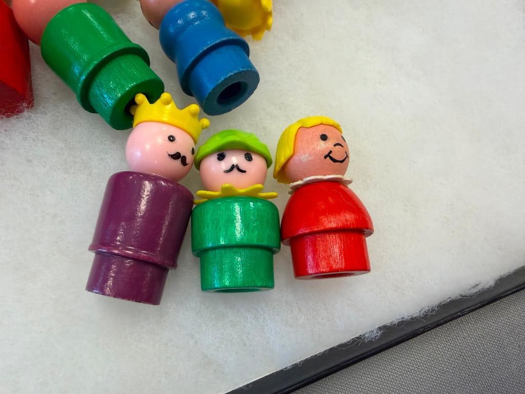 VINTAGE MID-1970'S FISHER PRICE LITTLE PEOPLE AND HASBRO WEEBLES TOYS - 3