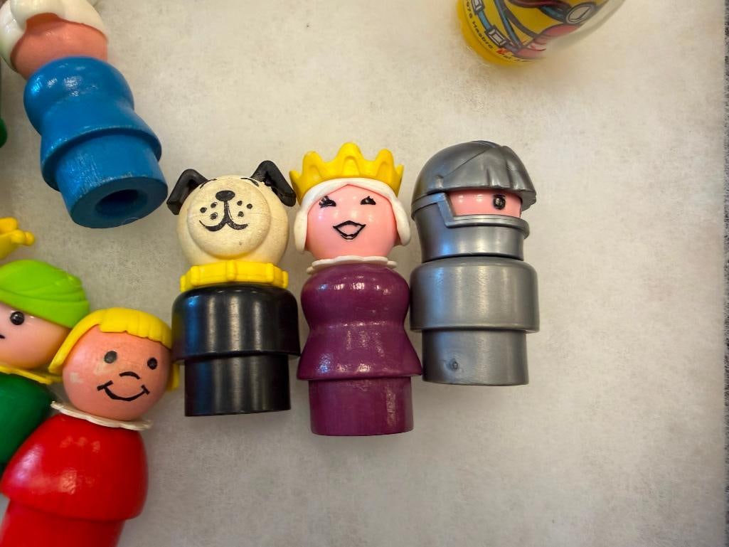 VINTAGE MID-1970'S FISHER PRICE LITTLE PEOPLE AND HASBRO WEEBLES TOYS - 5