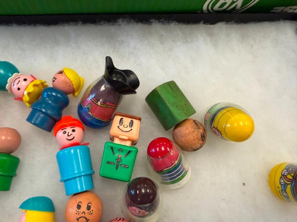 VINTAGE MID-1970'S FISHER PRICE LITTLE PEOPLE AND HASBRO WEEBLES TOYS - 7