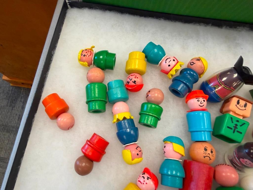 VINTAGE MID-1970'S FISHER PRICE LITTLE PEOPLE AND HASBRO WEEBLES TOYS - 8