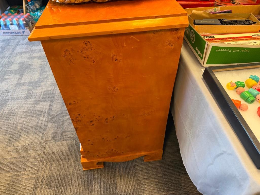 ANTIQUE 19TH CENTURY BIEDERMEIER BIRD'S EYE MAPLE BURL WOOD CHEST OF DRAWERS - 4