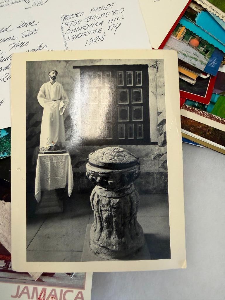 ASSORTED VINTAGE POSTCARDS FROM ALL OVER THE WORLD - 11