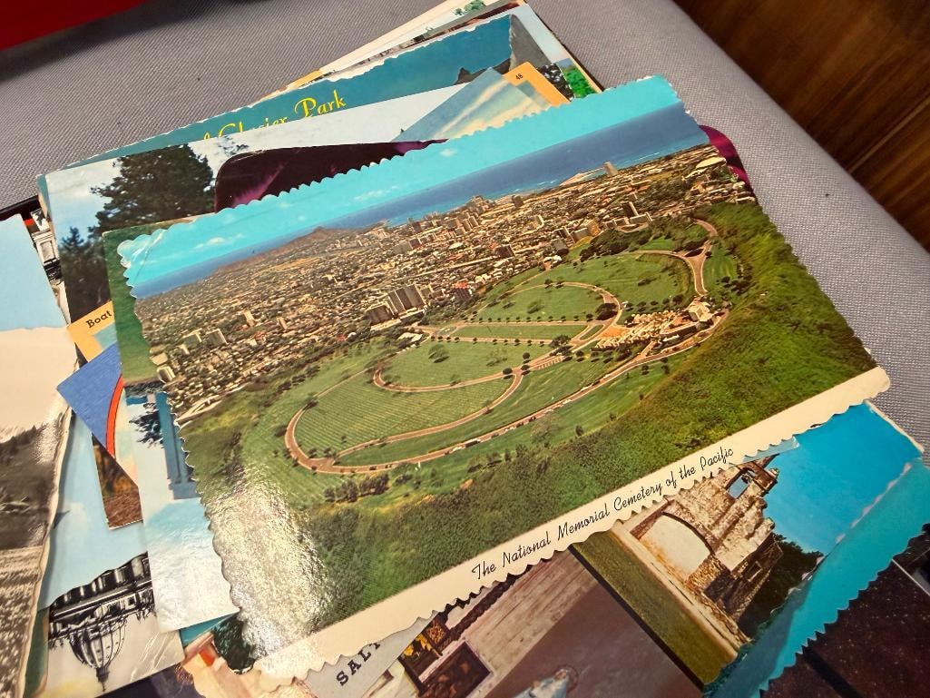 ASSORTED VINTAGE POSTCARDS FROM ALL OVER THE WORLD - 4