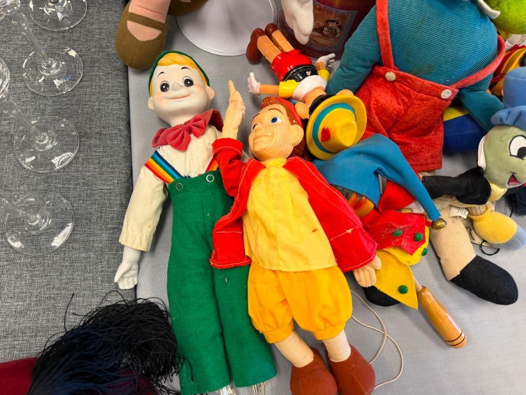 PINNOCHIO COLLECTIBLE DOLLS INCLUDING JIMINIY CRICKET, PINNOCHIO, CARVED WOOD JESTER, AND MORE - 2