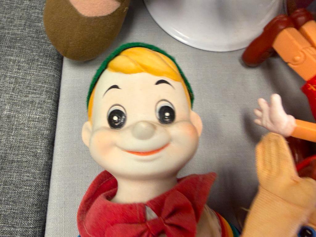 PINNOCHIO COLLECTIBLE DOLLS INCLUDING JIMINIY CRICKET, PINNOCHIO, CARVED WOOD JESTER, AND MORE - 3