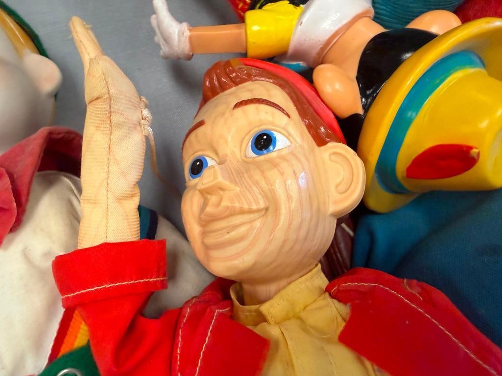 PINNOCHIO COLLECTIBLE DOLLS INCLUDING JIMINIY CRICKET, PINNOCHIO, CARVED WOOD JESTER, AND MORE - 4