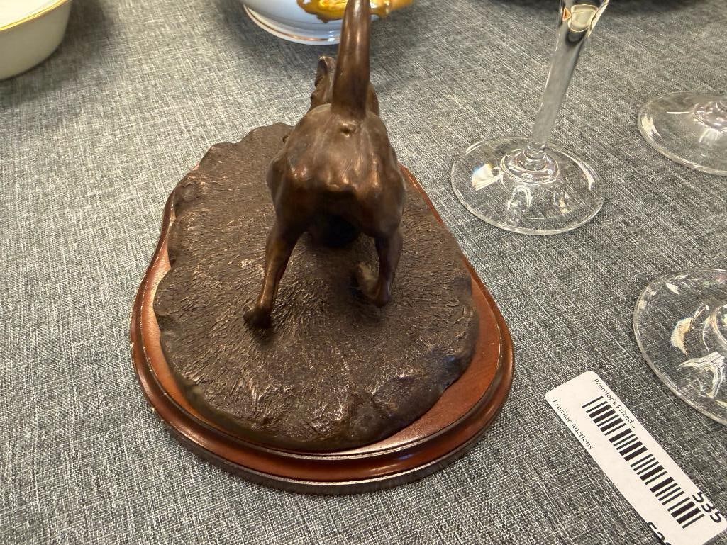 VINTAGE BRONZE TONED RESIN HUNTING DOG SCULTPURE - 4