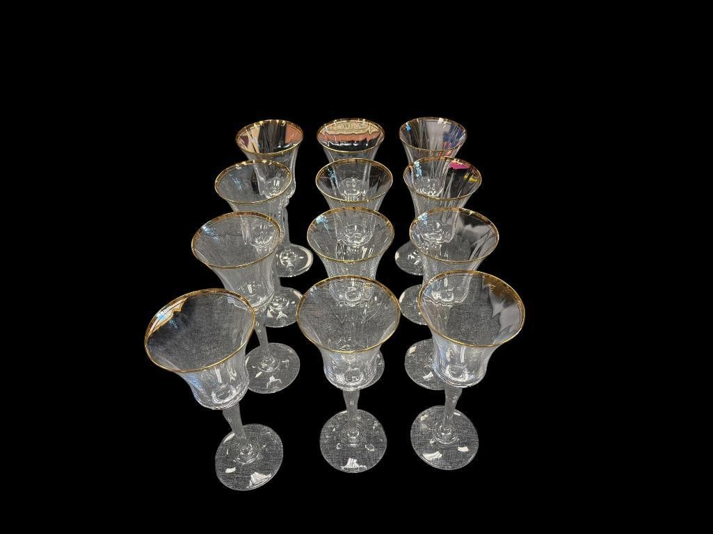 SET OF 12 MIKASA JAMESTOWN GOLD RIMMED CRYSTAL WINE GLASSES: NO CHIPS OR CRACKS 9" H