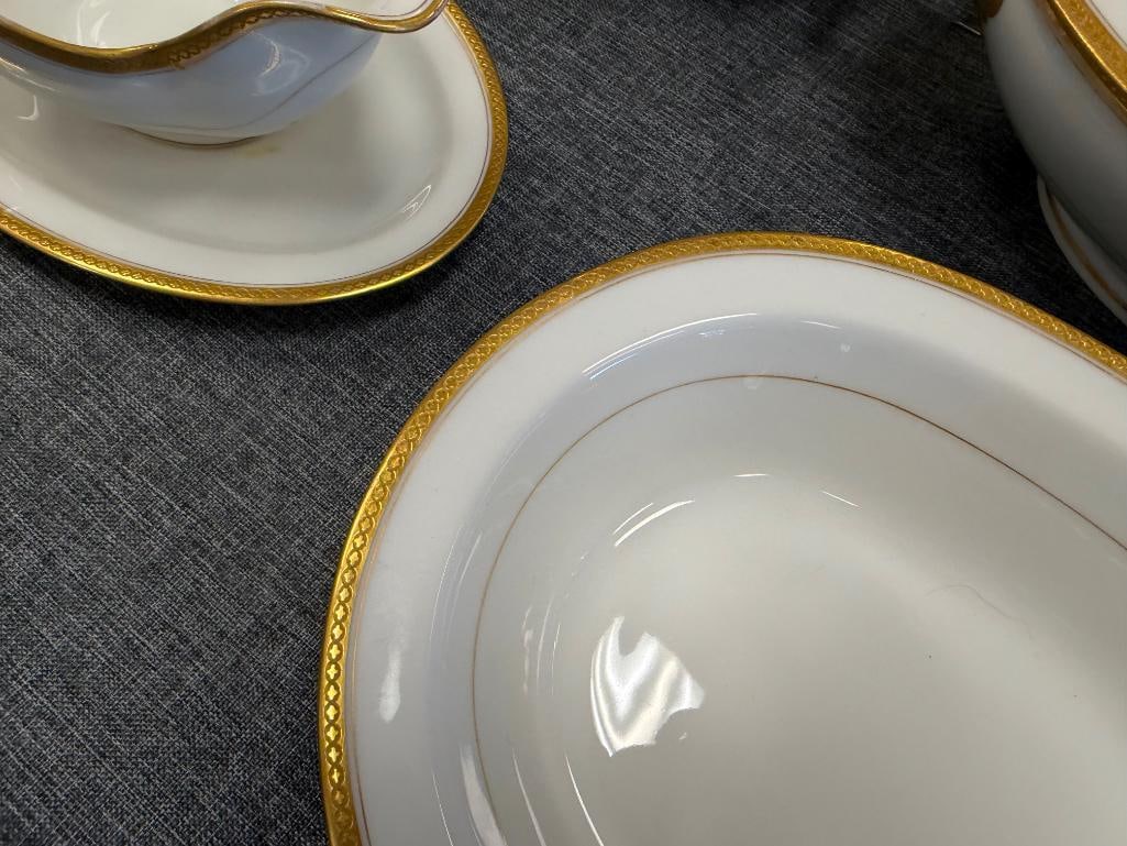 67 PIECES OF HAVILAND FRANCE LIMOGES MARQUIS PATTERN CHINA - 4