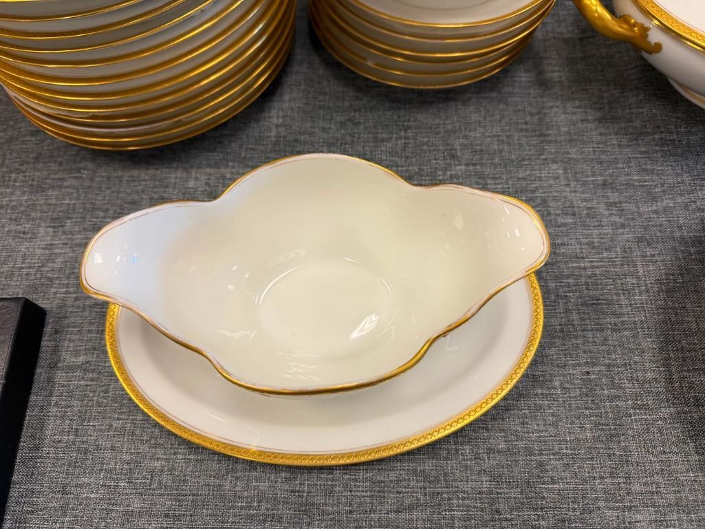 67 PIECES OF HAVILAND FRANCE LIMOGES MARQUIS PATTERN CHINA - 7