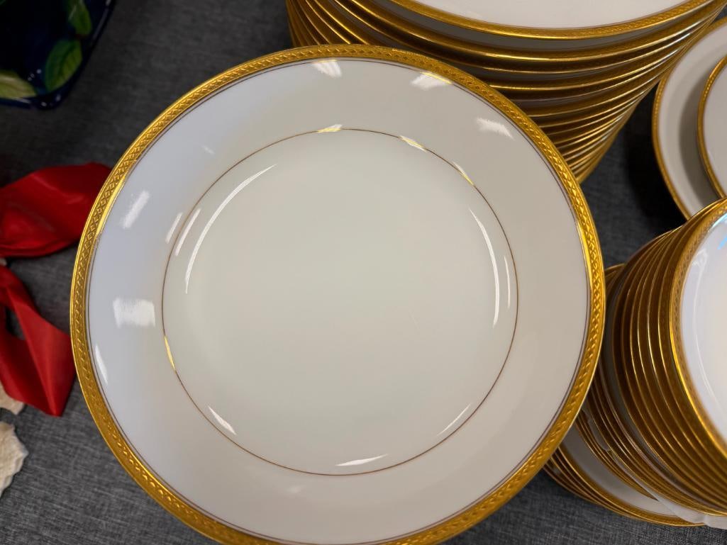 67 PIECES OF HAVILAND FRANCE LIMOGES MARQUIS PATTERN CHINA - 9