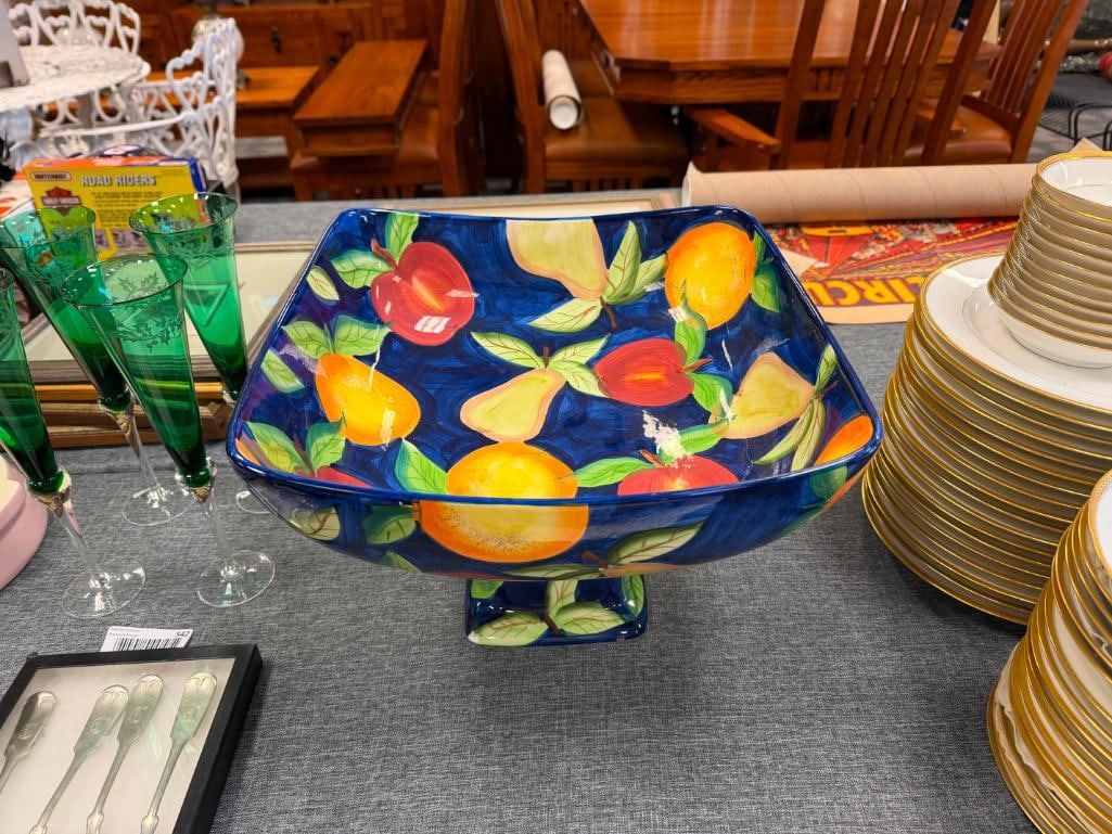 TABLETOPS UNLIMITED ORCHARD FRUIT PATTERN FOOTED CERAMIC FRUIT BOWL (1 of 9)