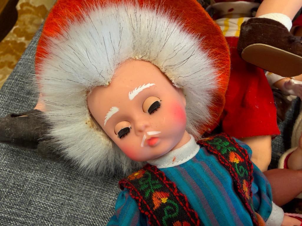 ASSORTED COLLECTIBLE DOLLS INCLUDING MOSTLY PINOCCHIO, STORYLAND COLLECTION, MADAME ALEXANDER, ETC. - 4