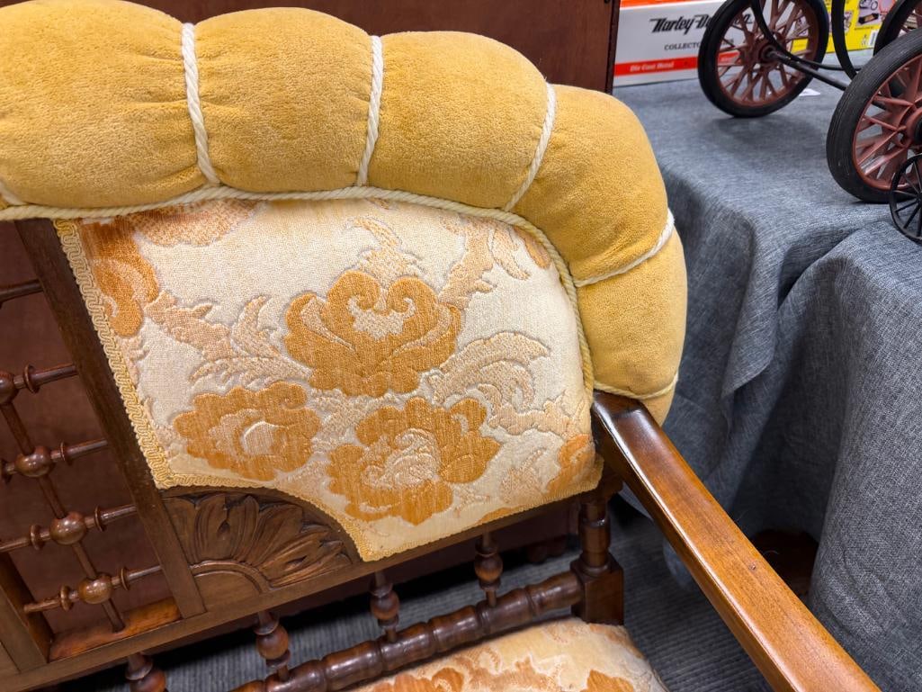 ANTIQUE VICTORIAN EASTLAKE WALNUT FRAMED SETTEE BENCH FEATURING YELLOW FLORAL UPHOLSTERY - 14