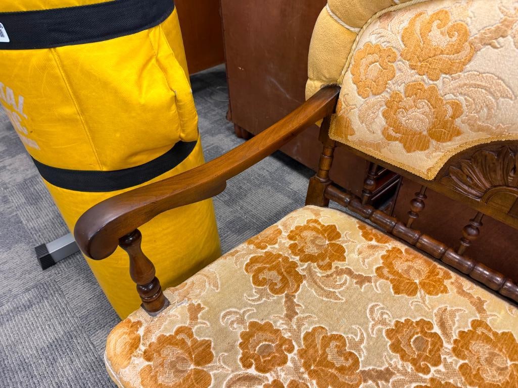 ANTIQUE VICTORIAN EASTLAKE WALNUT FRAMED SETTEE BENCH FEATURING YELLOW FLORAL UPHOLSTERY - 6