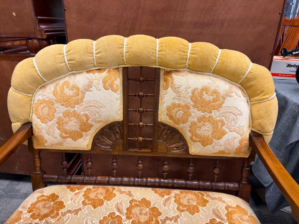 ANTIQUE VICTORIAN EASTLAKE WALNUT FRAMED SETTEE BENCH FEATURING YELLOW FLORAL UPHOLSTERY - 7