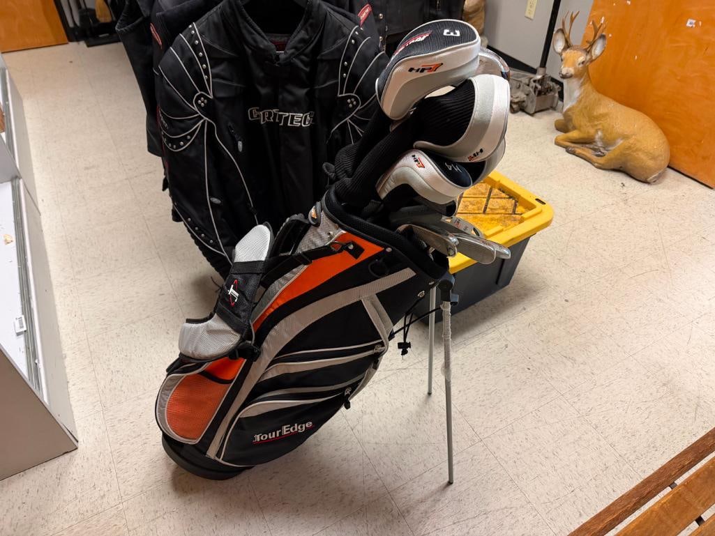 SET OF HIGH PERFORMANCE TOUREADGE HP GOLF CLUBS - 4