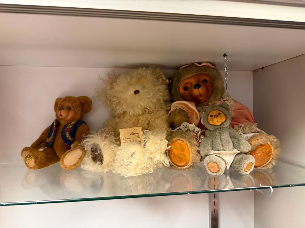 ASSORTED TEDDY BEARS INCLUDING ROBERT RAIKES WOOD ACCENTED BEARS, MERRYTHOUGHT ENLGISH BEAR, ETC. - 14