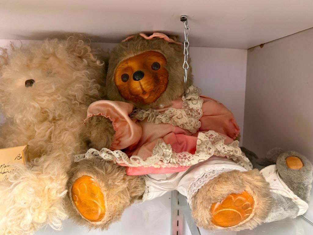 ASSORTED TEDDY BEARS INCLUDING ROBERT RAIKES WOOD ACCENTED BEARS, MERRYTHOUGHT ENLGISH BEAR, ETC. - 8