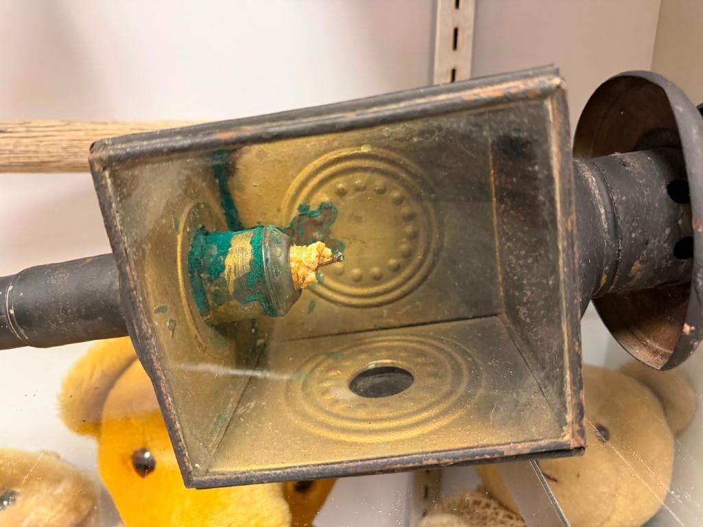 ANTIQUE VICTORIAN METAL AND GLASS CARRIAGE LAMP WITH CANDLEWICK - 7
