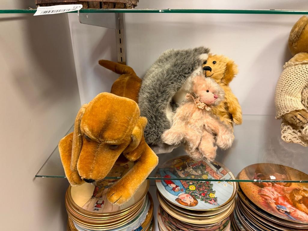 COLLECTIBLE STUFFED ANIMALS INCLUDING 1960'S STEIFF MOHAIR DACHSHUND, STEIFF HUSKY PUPPET, AND MORE - 2