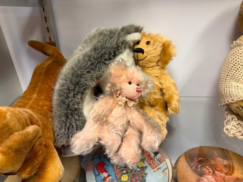COLLECTIBLE STUFFED ANIMALS INCLUDING 1960'S STEIFF MOHAIR DACHSHUND, STEIFF HUSKY PUPPET, AND MORE - 3