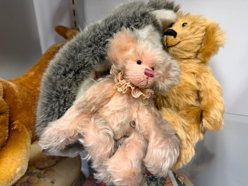 COLLECTIBLE STUFFED ANIMALS INCLUDING 1960'S STEIFF MOHAIR DACHSHUND, STEIFF HUSKY PUPPET, AND MORE - 4